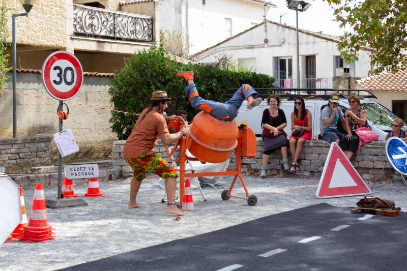 Sous l'chantier, la plage - Cie En Corps en l'Air
