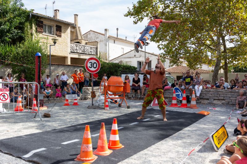 Sous l'chantier, la plage - Cie En Corps en l'Air