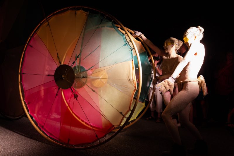 Les roues de couleurs - Cie Off